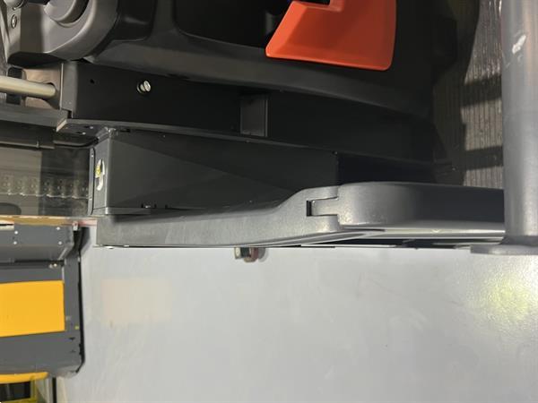 Grote foto v 5213 rail guidance new unused new battery doe het zelf en verbouw hefwerktuigen