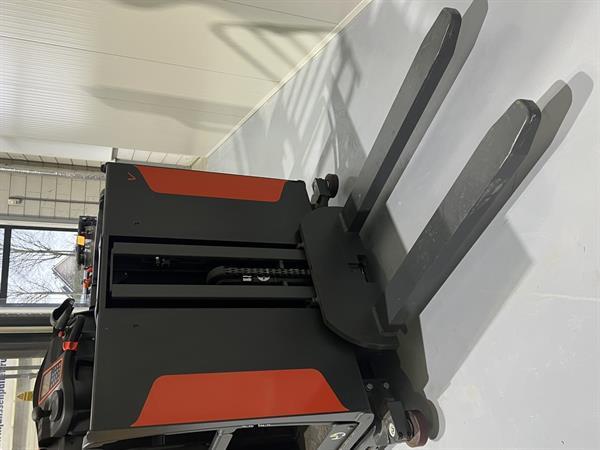 Grote foto v 5213 rail guidance new unused new battery doe het zelf en verbouw hefwerktuigen