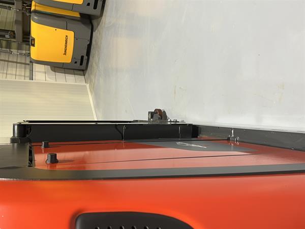 Grote foto v 5213 rail guidance new unused new battery doe het zelf en verbouw hefwerktuigen
