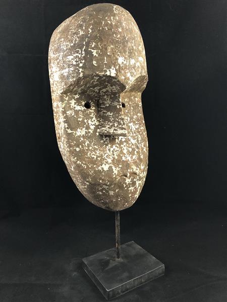 Grote foto kunst tribal art masker op statief handgemaakt tuin en terras tuindecoratie