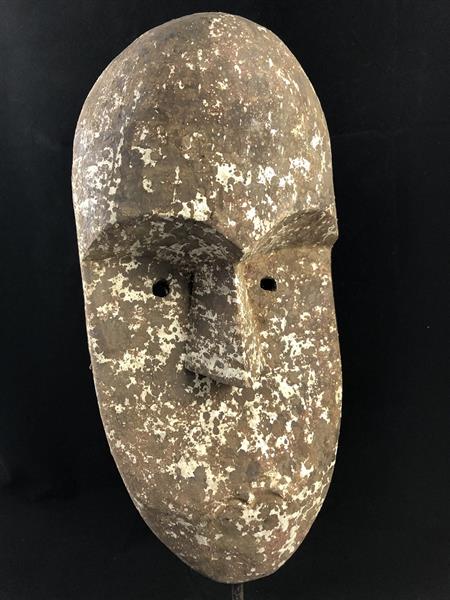 Grote foto kunst tribal art masker op statief handgemaakt tuin en terras tuindecoratie