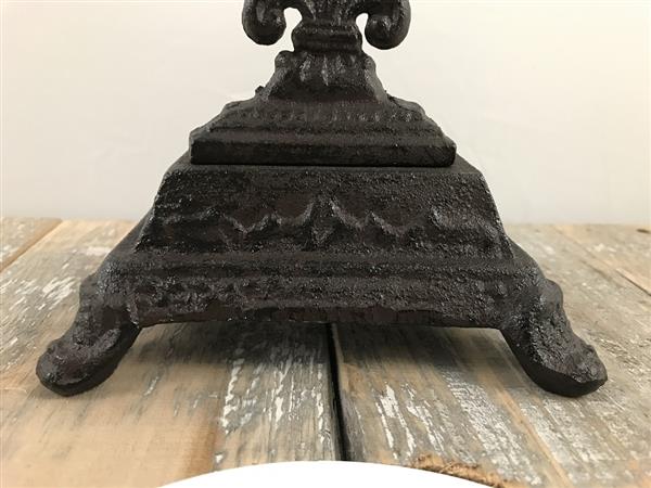 Grote foto een kruis op standaard gemaakt van gietijzer tuin en terras tuindecoratie