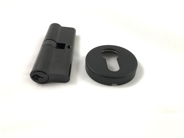 Grote foto complete deurbeslag set incl. slot en drie sleutels mat zwart din links pz72 doe het zelf en verbouw materialen en producten