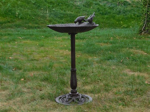 Grote foto fors vogelbad op standaard gietijzer bruin tuin en terras tuindecoratie