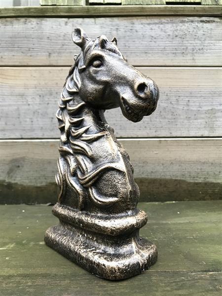 Grote foto mooi beeld van een paard brons look gemaakt van gietijzer tuin en terras tuindecoratie