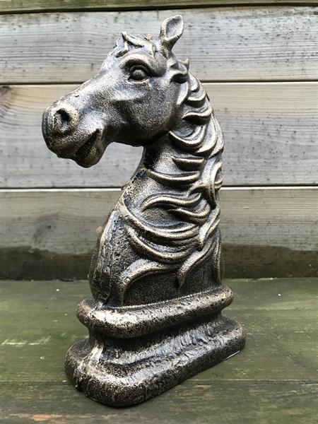 Grote foto mooi beeld van een paard brons look gemaakt van gietijzer tuin en terras tuindecoratie