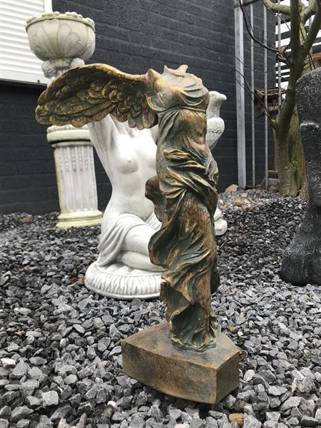 Grote foto prachtig beeld van nik gemaakt van polystone tuin en terras tuindecoratie