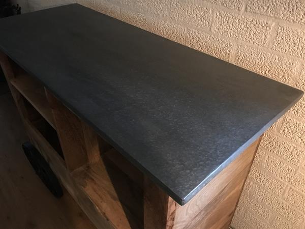 Grote foto rijdende bar industri le look met 2 grote ijzeren wielen huis en inrichting woningdecoratie