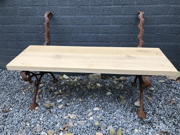Grote foto set losse bank zijdelen zware gietijzeren steunen tuin en terras tuinmeubelen