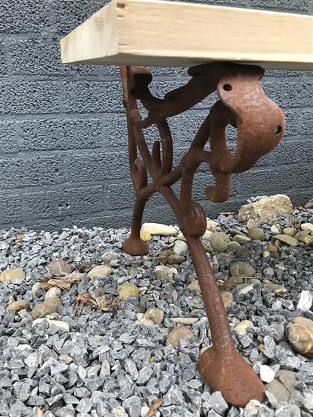 Grote foto set losse bank zijdelen zware gietijzeren steunen tuin en terras tuinmeubelen