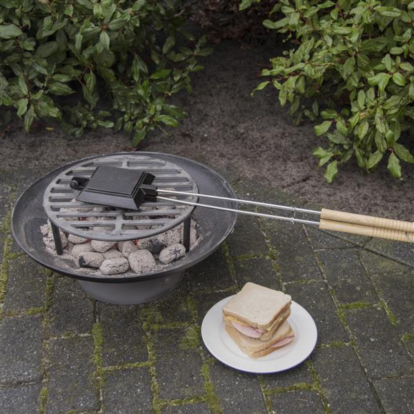Grote foto tosti ijzer voor boven het kampvuur fantastisch resultaat en gezellig huis en inrichting kachels en openhaarden