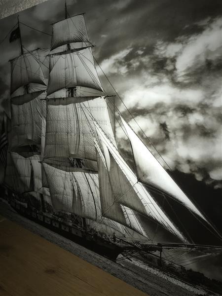 Grote foto kunst op glas met hierop een prachtig zeilschip tuin en terras tuindecoratie