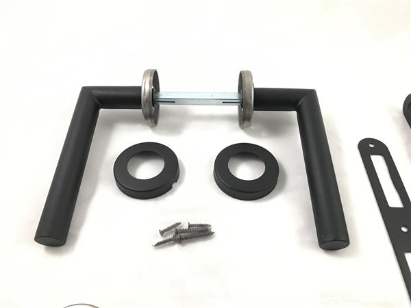 Grote foto complete deurbeslag set incl. slot en drie sleutels mat zwart din links pz72 doe het zelf en verbouw materialen en producten