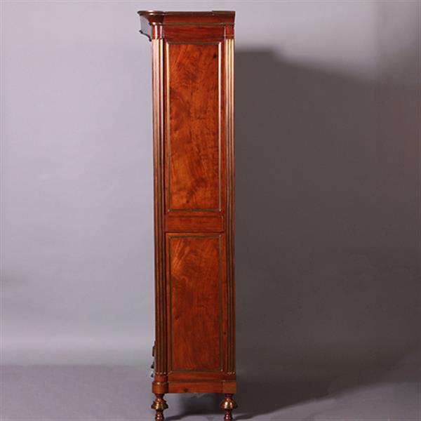 Grote foto chique franse tweedeurskast bloemmahonie met brons ronde hoekstijlen ca 1840 no.412005 antiek en kunst stoelen en banken
