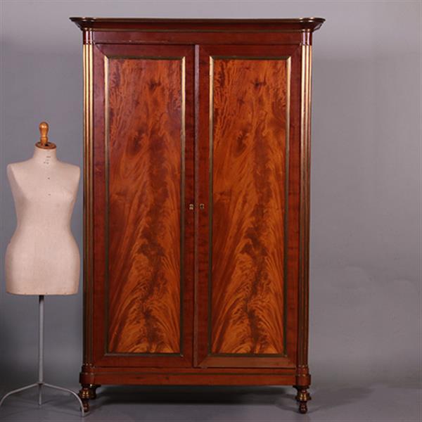 Grote foto chique franse tweedeurskast bloemmahonie met brons ronde hoekstijlen ca 1840 no.412005 antiek en kunst stoelen en banken
