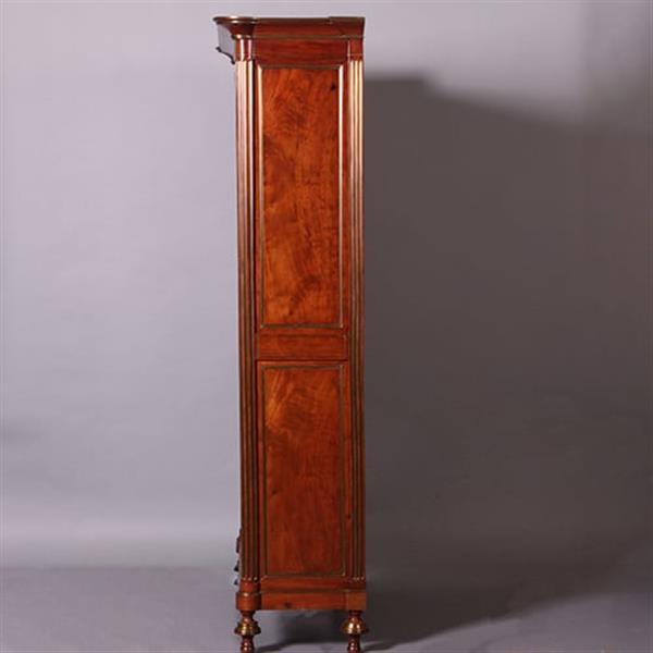 Grote foto chique franse tweedeurskast bloemmahonie met brons ronde hoekstijlen ca 1840 no.412005 antiek en kunst stoelen en banken