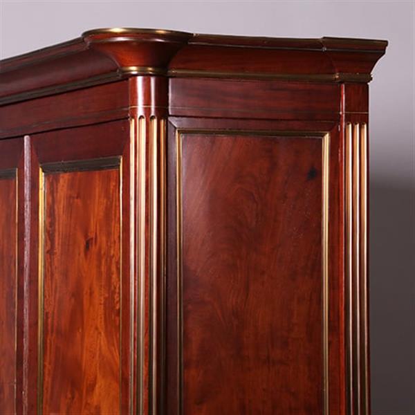 Grote foto chique franse tweedeurskast bloemmahonie met brons ronde hoekstijlen ca 1840 no.412005 antiek en kunst stoelen en banken