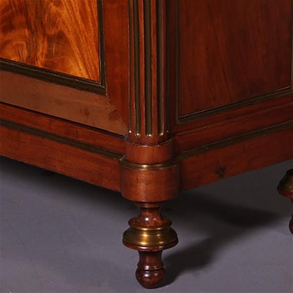 Grote foto chique franse tweedeurskast bloemmahonie met brons ronde hoekstijlen ca 1840 no.412005 antiek en kunst stoelen en banken