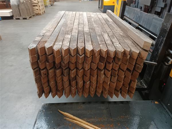 Grote foto 6x6cm hardhout gebruikt 175cm doe het zelf en verbouw hout en planken