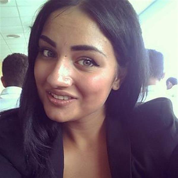 Grote foto verlegen dame zoekt assertieve man contacten en berichten vrouw zoekt man