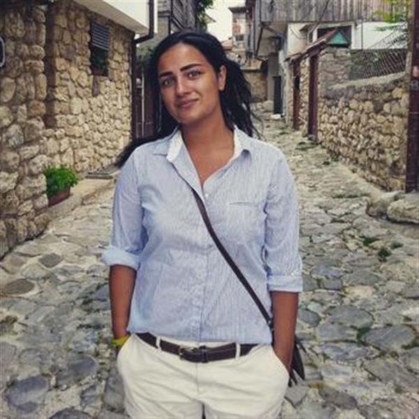 Grote foto verlegen dame zoekt assertieve man contacten en berichten vrouw zoekt man