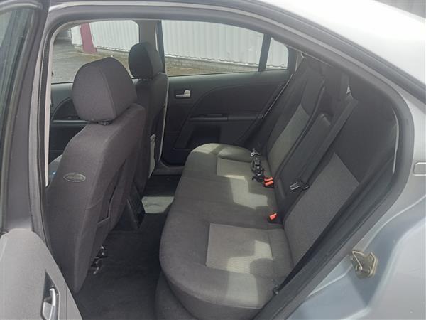 Grote foto ford mondeo sedan 1.8 clima trekhaak 2003 auto ford