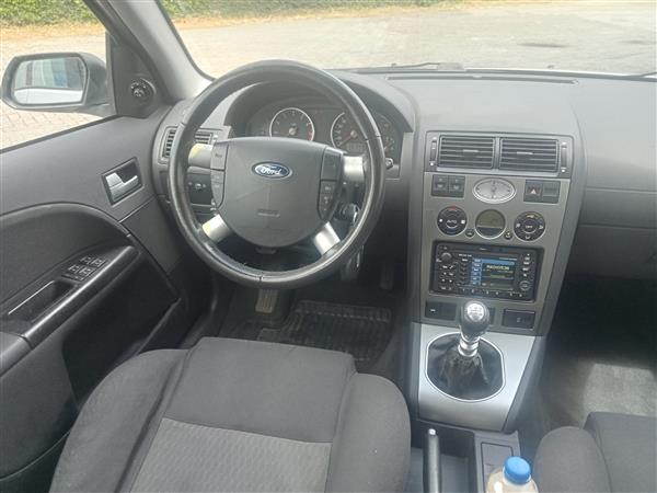 Grote foto ford mondeo sedan 1.8 clima trekhaak 2003 auto ford