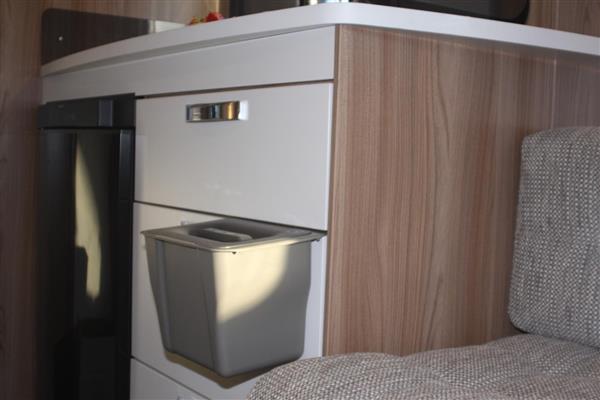 Grote foto afvalemmer inbouw 5l grijs caravans en kamperen caravan accessoires