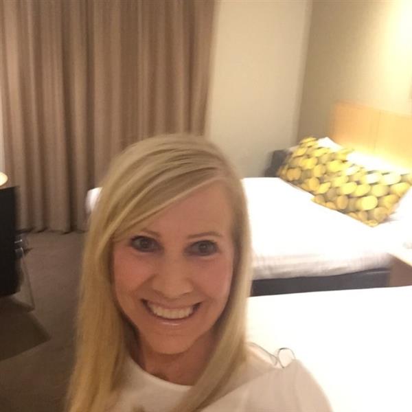 Grote foto ik een gewone vrouw zoek een gewone man contacten en berichten vrouw zoekt man
