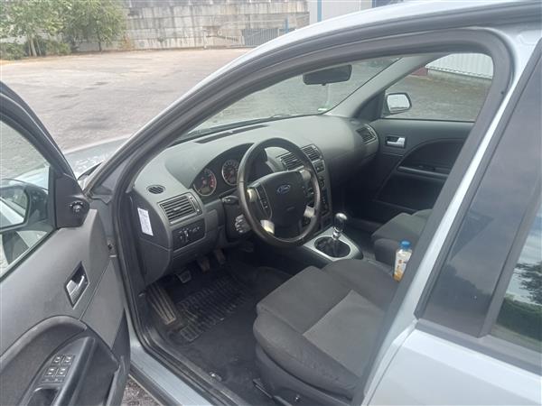Grote foto ford mondeo sedan 1.8 clima trekhaak 2003 auto ford