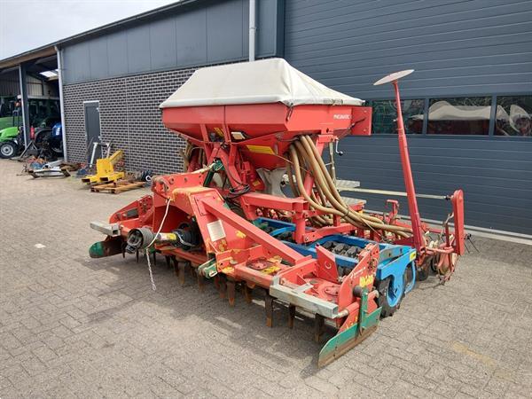 Grote foto kverneland pneumatic da zaaicombinatie 3 meter breed agrarisch zaaimachines