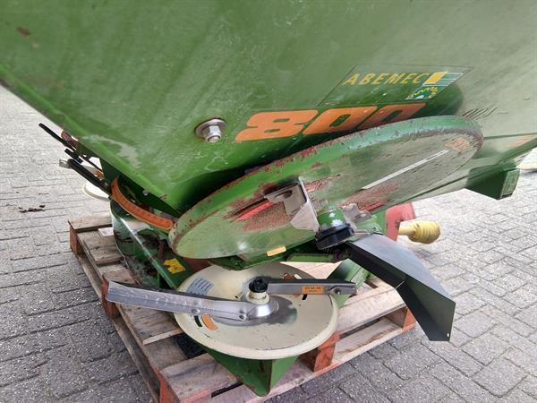 Grote foto amazone za m compact kunstmeststrooier 27 meter 800 liter agrarisch kunstmestrooiers