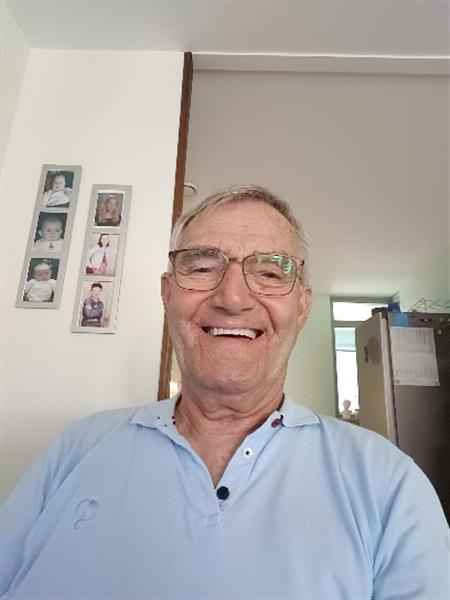 Grote foto alleenstaande weduwnaar gaat op zoek. contacten en berichten man zoekt vrouw