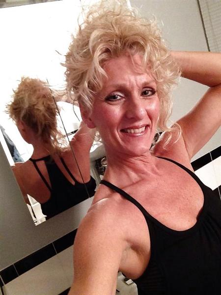 Grote foto een man die heerlijk met mij vrijt erotiek contact vrouw tot man