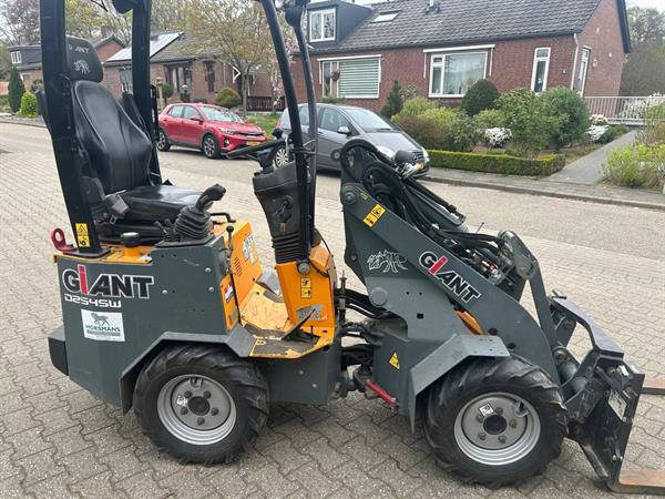 Grote foto giant d254sw agrarisch shovels
