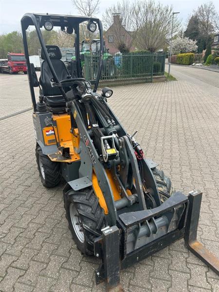 Grote foto giant d254sw agrarisch shovels
