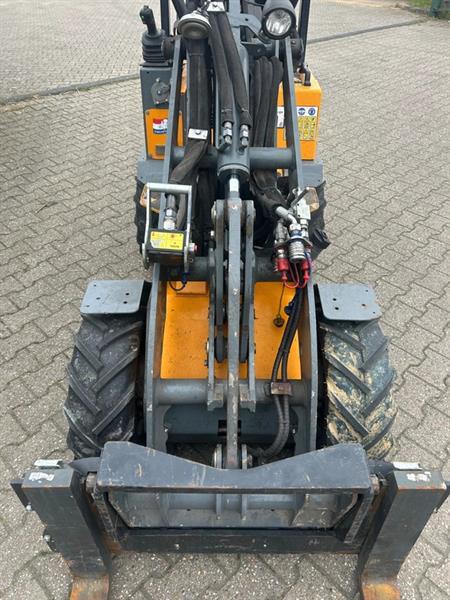 Grote foto giant d254sw agrarisch shovels