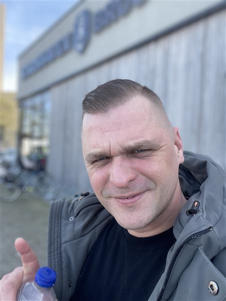 Grote foto man zoekt leuke gezellige dame contacten en berichten man zoekt vrouw