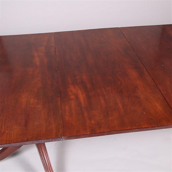 Grote foto engelse eetkamertafel waar heel goed armstoelen onder passen max lengte 2 22 m lang ca 1890 no.4120 antiek en kunst stoelen en banken