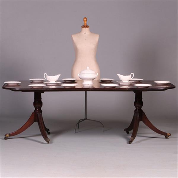 Grote foto engelse eetkamertafel waar heel goed armstoelen onder passen max lengte 2 22 m lang ca 1890 no.4120 antiek en kunst stoelen en banken