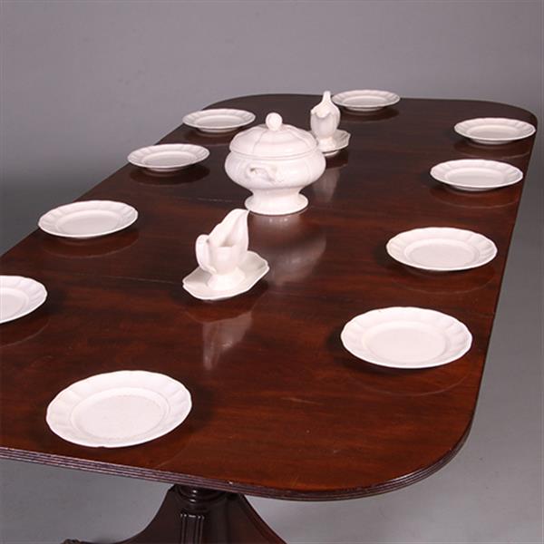 Grote foto engelse eetkamertafel waar heel goed armstoelen onder passen max lengte 2 22 m lang ca 1890 no.4120 antiek en kunst stoelen en banken