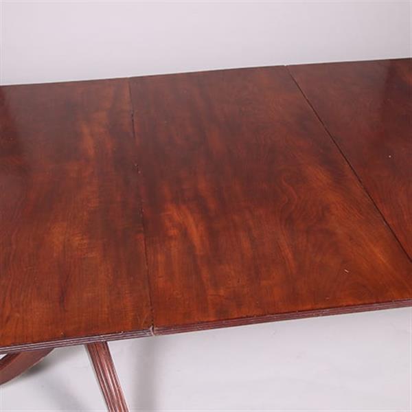 Grote foto engelse eetkamertafel waar heel goed armstoelen onder passen max lengte 2 22 m lang ca 1890 no.4120 antiek en kunst stoelen en banken