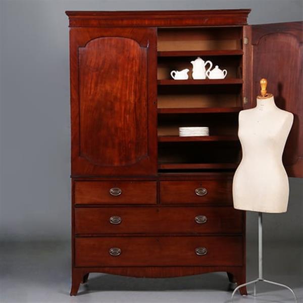 Grote foto strak en sober engels kabinet in prachtig donker mahonie 18e eeuws no.421010 antiek en kunst stoelen en banken