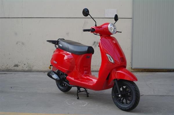Grote foto kappenset ferrari rood rso sense vx50 s riva s vespa look s motoren overige accessoires