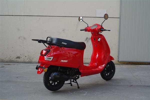 Grote foto kappenset ferrari rood rso sense vx50 s riva s vespa look s motoren overige accessoires