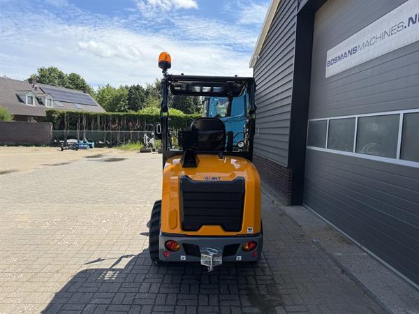 Grote foto giant g2700 x tra hd minishovel nieuw skid banden 695 lease agrarisch shovels
