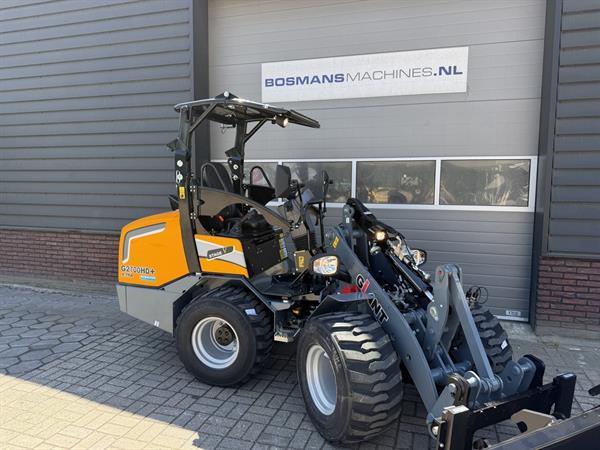 Grote foto giant g2700 x tra hd minishovel nieuw skid banden 695 lease agrarisch shovels