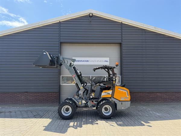 Grote foto giant g2700 x tra hd minishovel nieuw skid banden 695 lease agrarisch shovels