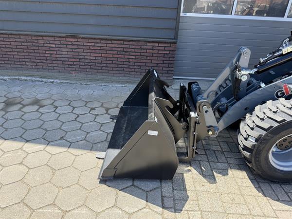 Grote foto giant g2700 x tra hd minishovel nieuw skid banden 695 lease agrarisch shovels