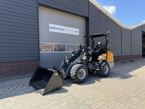 Grote foto giant g2700 x tra hd minishovel nieuw skid banden 695 lease agrarisch shovels